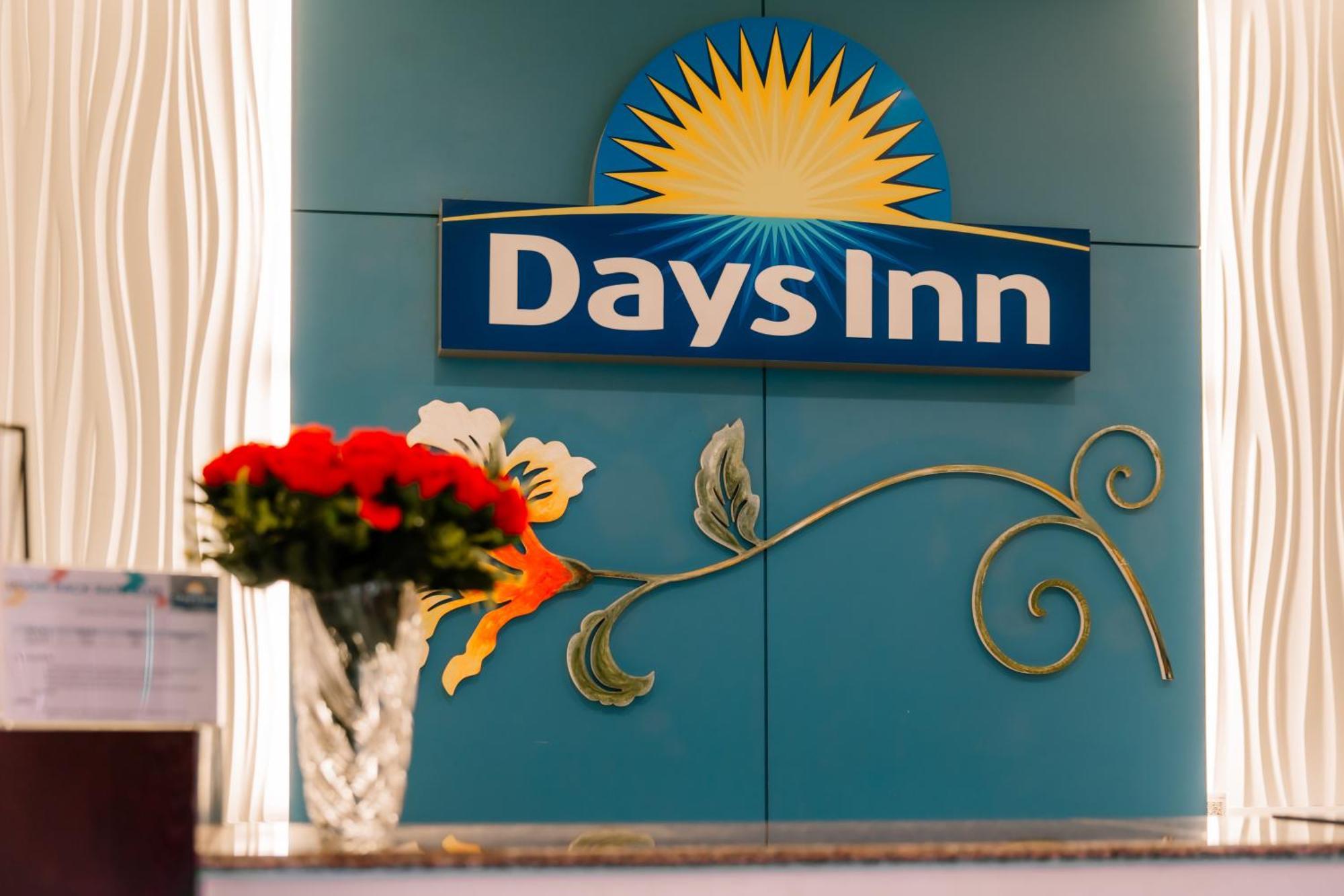 Days Inn By Wyndham Patong Beach Εξωτερικό φωτογραφία