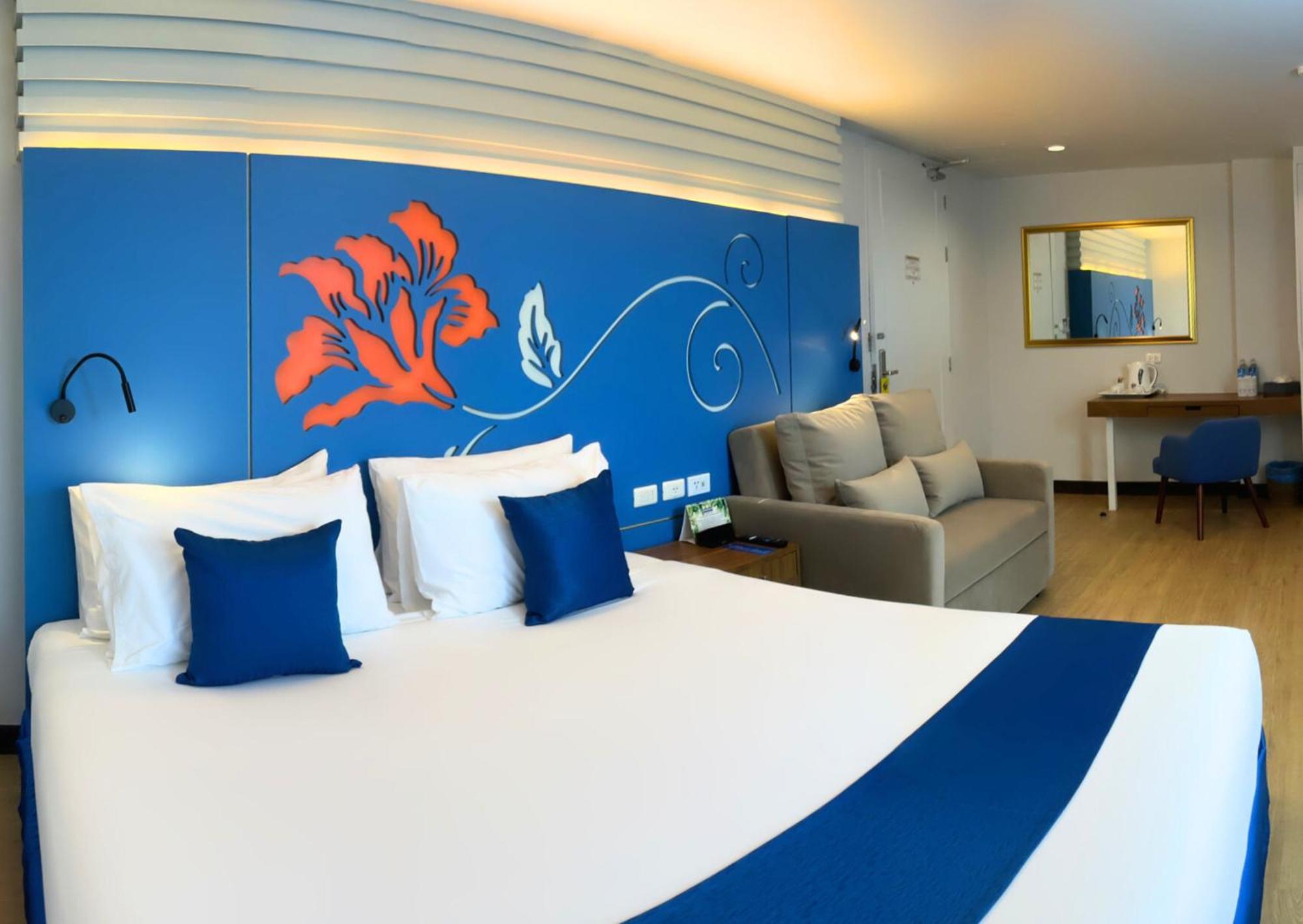 Days Inn By Wyndham Patong Beach Εξωτερικό φωτογραφία