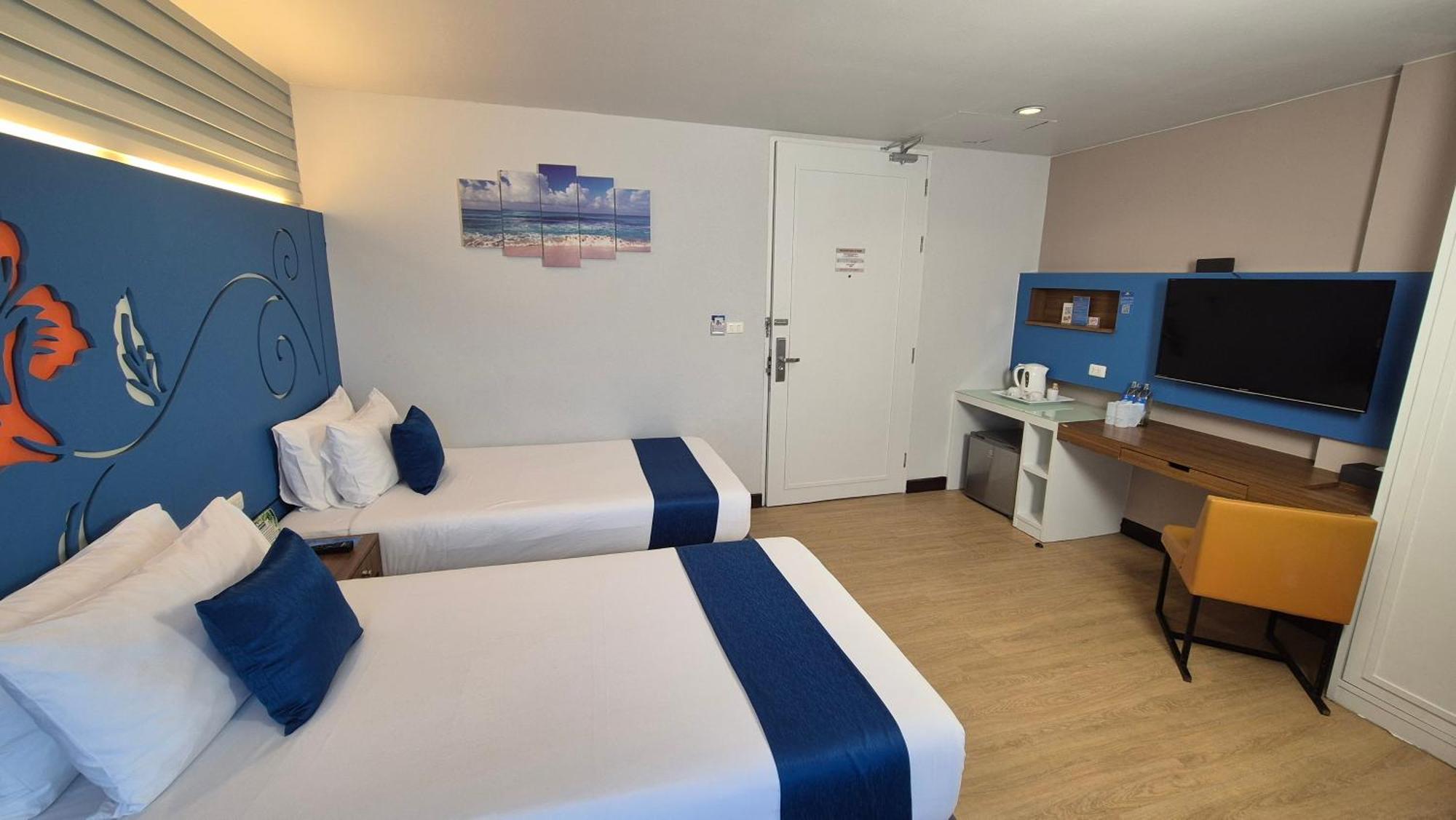 Days Inn By Wyndham Patong Beach Εξωτερικό φωτογραφία