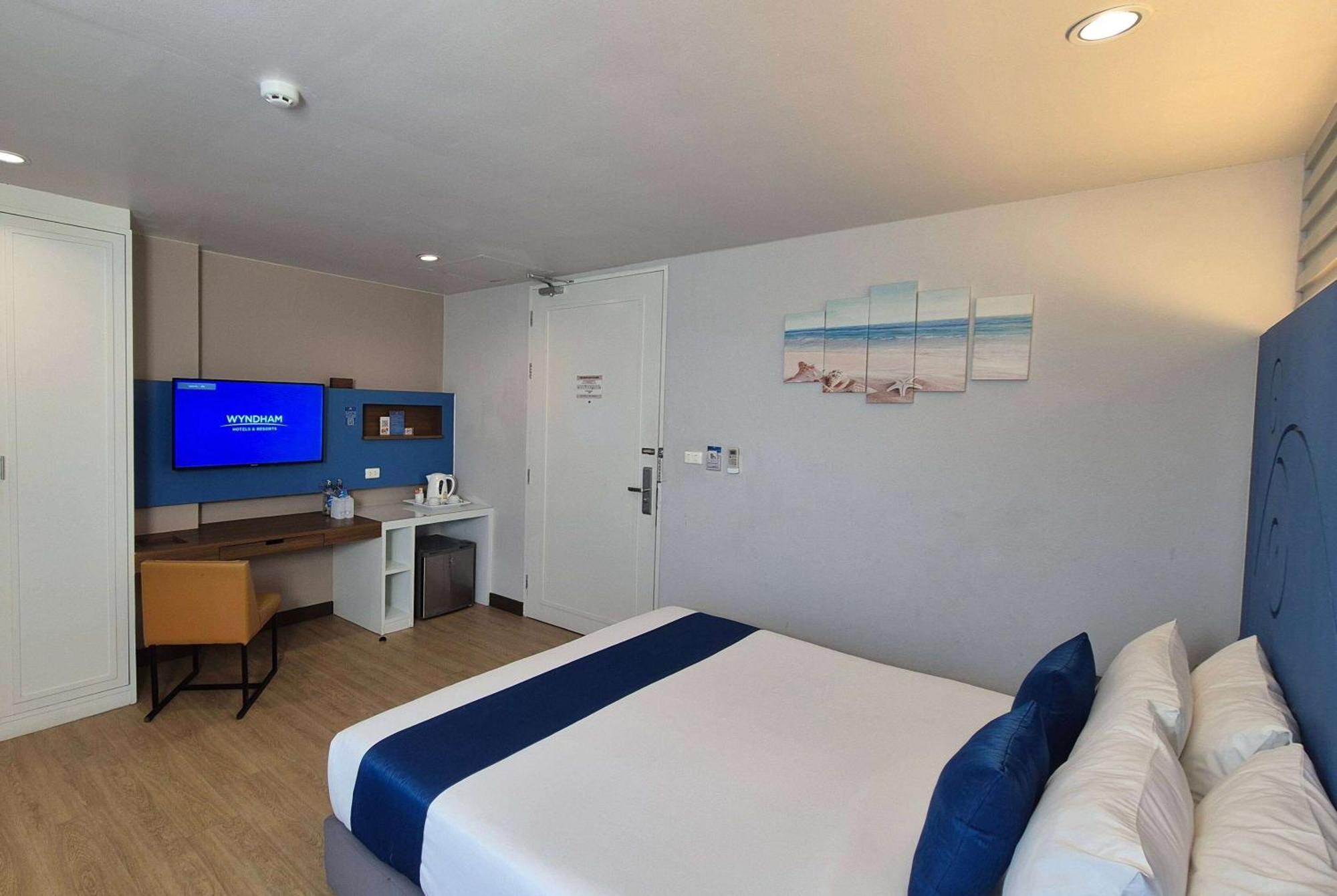 Days Inn By Wyndham Patong Beach Εξωτερικό φωτογραφία