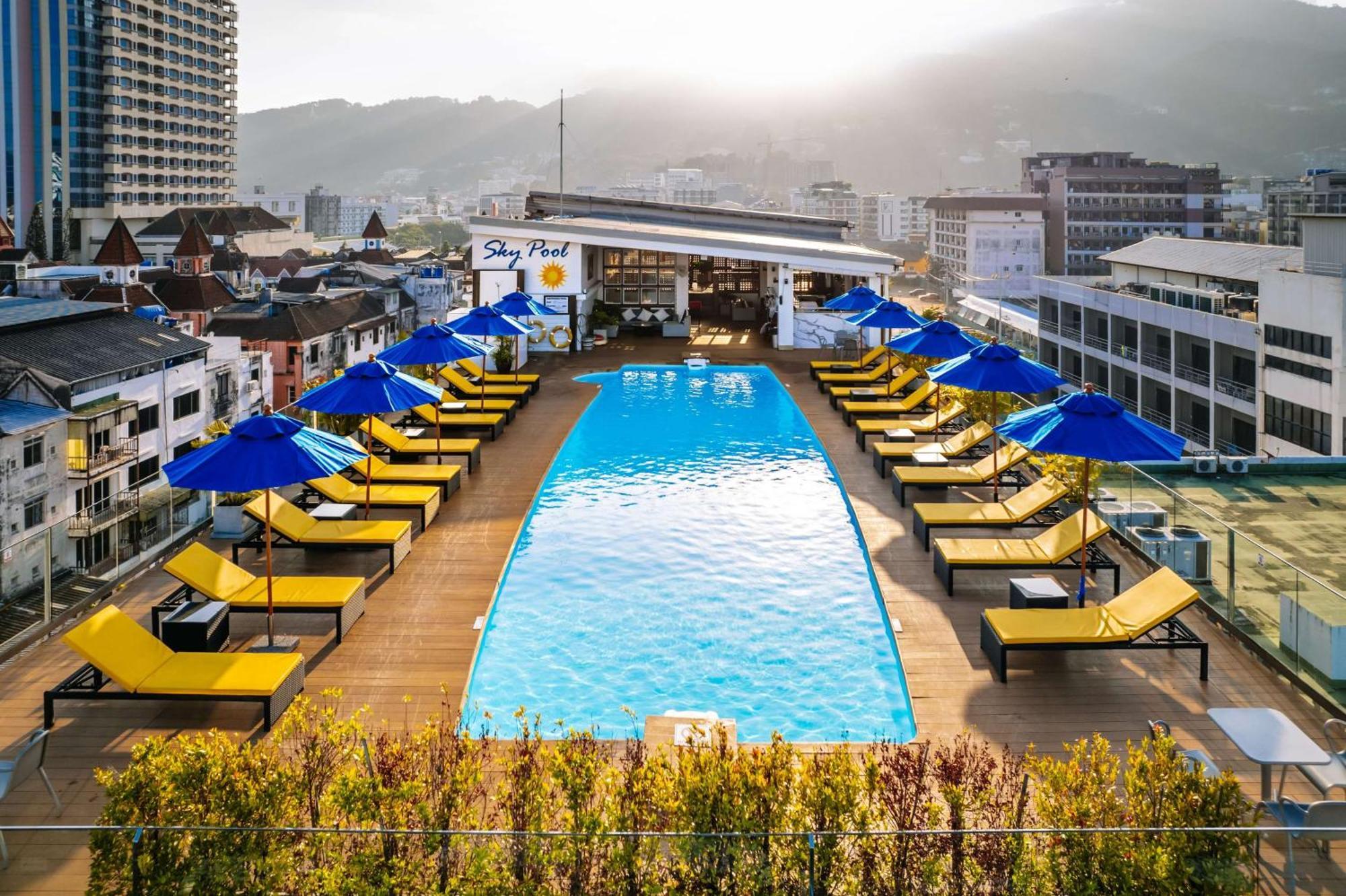 Days Inn By Wyndham Patong Beach Εξωτερικό φωτογραφία